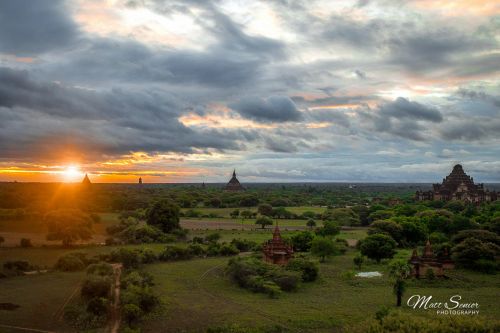 Old Bagan Sunrise Thousand 1000 Temples Travel Photography Canvas Print